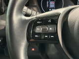 ステアリングにオーディオ操作スイッチが付いています。オーディオ画面に直接タッチしなくても操作が出来ますので、運転に集中できます。