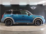 MINIのアロイ・ホイールは、MINIらしさの象徴である、ゴーカート・フィーリングを向上させるために技術の粋を集めて開発されています。