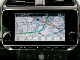 EV専用NissanConnectナビ装着。操作しやすいので毎日のお出かけも安心。
