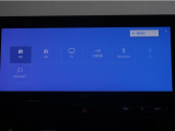 ディスプレイオーディオを装備。スマートフォンと車を繋ぐことで、これまでのナビに加えて色々なサービスが楽しめます。