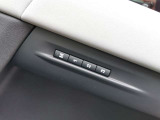運転席に3パターンのメモリーが登録可能 運転中やドライブの間の一休みなどお好みのポジションを登録可能です。
