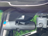 【ホンダセンシング】走行中に前方の車両等を認識し、衝突しそうな時は警報とブレーキで衝突回避と被害軽減をアシスト。より安全にドライブをお楽しみいただけます。