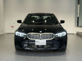 BMW代表的な特徴のキドニーグリル。BMWのすべてのモデルに採用され、BMWらしさを強調しております。