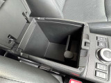 センターコンソールボックス☆中に収納スペースがございます☆小物類の収納に★