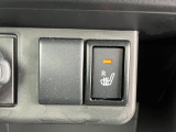 運転席にはシートヒーター、寒い日もぬくぬく☆