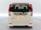 バックガイドモニターで、後方を確認しながら安心して駐車することができます。運転初心者も熟練者も必須の機能ですよ!