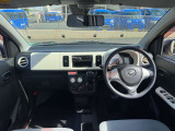 納車前整備は提携工場にて行い、納車時整備記録簿を発行いたします。基本交換消耗品については整備欄をご参照ください。