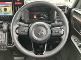 狭い場所での駐車も安心。後方の状況を画面で確認できるので、安全に駐車操作をサポートします。運転に自信がない方にもおすすめです。