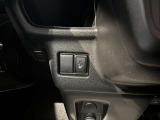 運転席にはシートヒーターがございます!