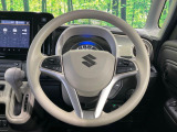 【ステアリングスイッチ】運転中、前方から目線をそらすことなく、オーディオ等の操作が可能な便利機能!安心&快適なドライブを演出してくれます♪