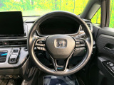 【純正革巻きステアリング】上質な革を使用することで、手にしっかり馴染みとても運転しやすいハンドルです♪