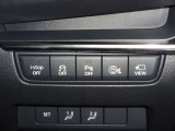 【パーキングセンサー】障害物などが車両に近づいた際に、音と画面表示にてお知らせしてくれます。警告音も段階的に鳴ってくれるので、どのくらいの近さなのか感覚的に察知することが出来ます♪
