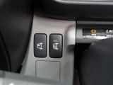 運転席から左右のドアミラーの開閉が可能です♪駐車場でのドアミラーの折り畳みが簡単です♪