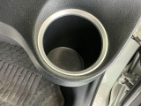 ドリンクホルダー/小物入れにもなって便利です
