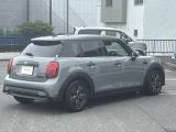 全国の正規ディーラーにてメンテナンスなどが可能な保証付き認定中古車となります!100項目にもおよぶ点検を納車前に行い、ご自宅まで納車(全国納車)いたします!