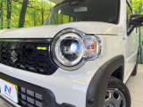 【LEDヘッドライト】悪天候や夜間走行時も良好な視界を確保し安心して運転できる高輝度LEDヘッドライトを装備!点灯速度が早く、消費電力も抑えられています。