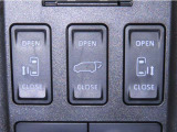 両側電動スライドドアを装備しております。