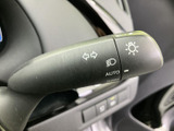 操作しやすいウインカーレバー。直感的な操作で、安全確認を怠らずに運転に集中できます。日常の運転をサポートします。