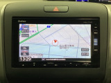 ナビゲーションはフルセグTV対応のGathers純正メモリーナビを搭載しています。Bluetoothオーディオ機能がありますので、スマートフォンなどの音楽も再生できます。