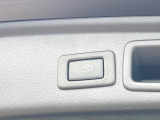 【パワーバックドア】スマートキーや運転席のボタンを押すだけでリアゲートが自動で開閉します!荷物を持っている時や、高い位置にあるバックドアを閉める際に便利な機能です♪