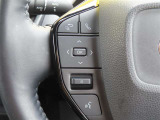 ブルートゥースに接続すれば、スマホに入れている音楽が聞けたり運転中に電話がかかってきてしまった場合もハンドルから電話を取ることができます!