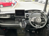 運転席の視界の広さはお車の運転のしやすさへ繋がります♪