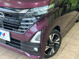 【LEDヘッドライト】悪天候や夜間走行時も良好な視界を確保し安心して運転できる高輝度LEDヘッドライトを装備!点灯速度が早く、消費電力も抑えられています。