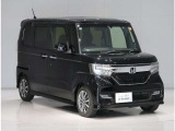 『ACC(車両追随機能)』で、予め設定した速度内で自動でスピードを調整。高速道路などの運転の時には、常に一定の車間距離を保つことができ、安全な運転と快適なドライブをサポートしてくれます。
