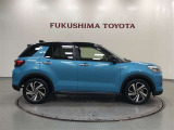 【まるごとクリーニング】シートを取り外し、車内を徹底洗浄。隅々まで丁寧に仕上げています。