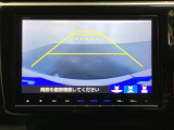 バックでの車庫入れも安心です! リアカメラが付いているバックモニター付のナビを装備しております。操作線もついており距離感も画面から確認できます。