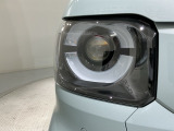 LEDヘッドライトは、点灯の瞬間から最大光量を発揮し、突然暗くなるトンネルなどでの安定感を高めます。