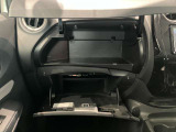 車検証入れになどにも使える便利な収納BOXあります。