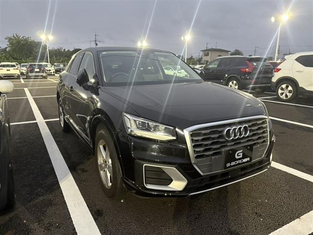 Q2 30 TFSI スポーツ ワンオーナー 禁煙車