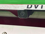 バックカメラ ナビゲーション等を装着した場合には車両の前後左右に搭載した4つのカメラにより、車庫入れや狭い道でのすれ違いをしっかりサポートするパノラマモニター対応カメラが付いてます