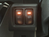 運転席と助手席には寒い日に嬉しいシートヒーターが付いております。