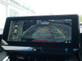 バックモニター(黄色いガイドラインのお陰で、駐車がしやすいです。真上から見下ろしたアングル付きです)