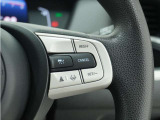 ◆アダプティブクルーズコントロール◆予め設定した車速内でクルマが自動的に加減速。前走車との適切な車間距離を維持しながら追従走行します。【LKAS】車線維持支援システムでステアリング操作を支援。