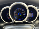 視認性の高いメーター類で、運転に必要な情報を的確に把握できます。落ち着いた色合いも好印象です。