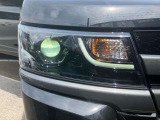 鋭く前方を照らす、LEDヘッドライト。遠くまで視界が開けることで、より安心したストレスのない走行を、提供してくれます。ライトの寿命が長いこともLEDの特徴ですね。