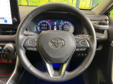 【純正革巻きステアリング】上質な革を使用することで、手にしっかり馴染みとても運転しやすいハンドルです♪