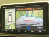 【パノラミックビューモニター】専用のカメラにより、上から見下ろしたような視点で360度クルマの周囲を確認することができます☆死角部分も確認しやすく、狭い場所での切り返しや駐車もスムーズに行えます。