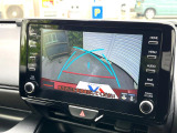 【バックカメラ】駐車時に後方がリアルタイム映像で確認できます。大型商業施設や立体駐車場での駐車時や、夜間のバック時に大活躍!運転スキルに関わらず、今や必須となった装備のひとつです!
