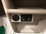 運転席・助手席にはシートヒーターが設置されています。