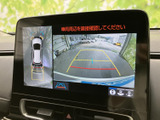 駐車時の安全性を高めるバックモニター。周囲の状況を把握しやすく、狭い場所でもスムーズな駐車をサポートします。安心してお使いいただけます。