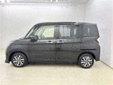 両側パワースライドドア付きだから、狭い駐車スペースなどでの 乗り降りラクラク!小さなお子さまのいるご家庭には嬉しい装備。