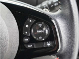 ◆アダプティブクルーズコントロール◆予め設定した車速内でクルマが自動的に加減速。前走車との適切な車間距離を維持しながら追従走行します。【LKAS】車線維持支援システムでステアリング操作を支援。
