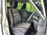 運転席シート廻りは使用感も少なく、良好な状態となっています。丁寧に使われていたことがよくわかりますね。