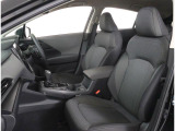 長時間の運転も疲れにくいフロントシート!体をしっかり支えてくれて運転がしやすい形状です!!