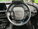 【純正革巻きステアリング】上質な革を使用することで、手にしっかり馴染みとても運転しやすいハンドルです♪