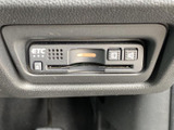 操作しやすいウインカーレバーで、安全な車線変更をサポート。直感的に操作できるため、運転に集中できます。